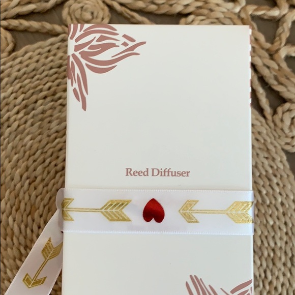 Beautiful glass diffuser - Picture 2 of 6